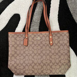 Coach Signature Tote Bag